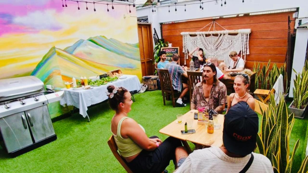 Rainbow Hostel リマ エクステリア 写真