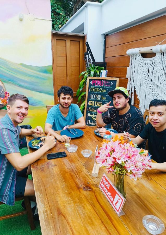 Rainbow Hostel リマ エクステリア 写真